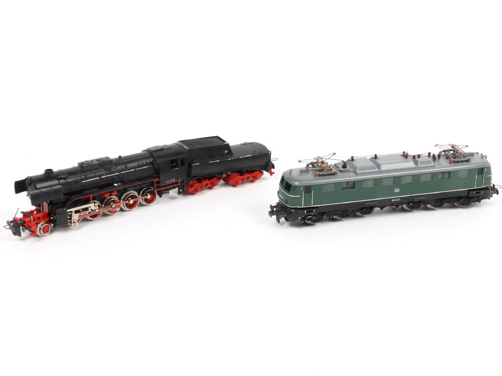 Lot 29 - TRIX EXPRESS 'HO' (ALLEMAGNE) (2)