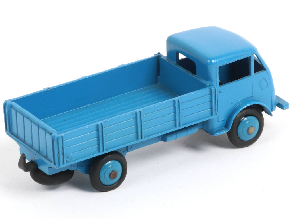 Lot 380 - DINKY TOYS (FRANCE) (1)