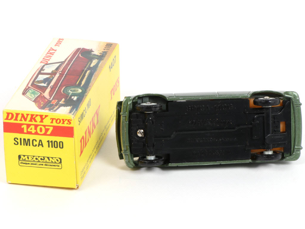 Lot 378 - DINKY TOYS (FRANCE) (1)