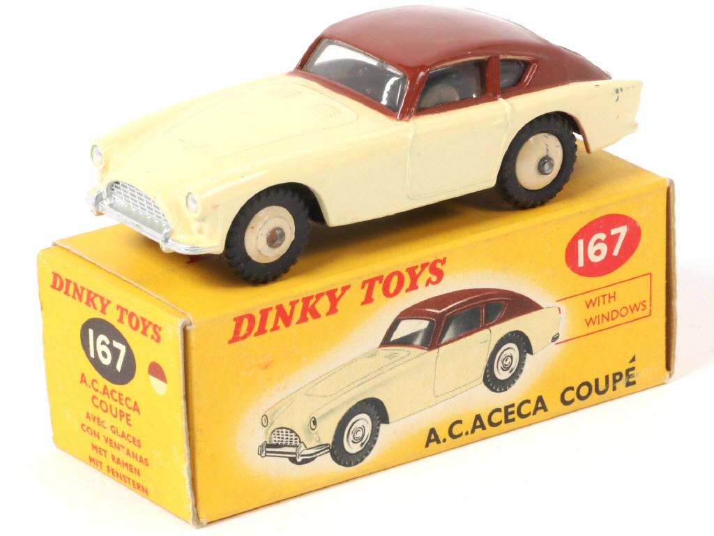 Lot 426 - DINKY TOYS (GB) (1)