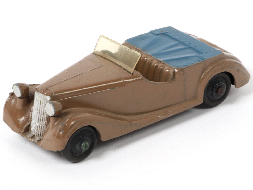 Lot 401 - DINKY TOYS (GB) (1)