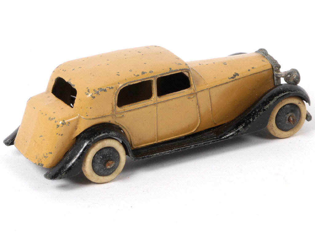 Lot 397 - DINKY TOYS (GB) (1)