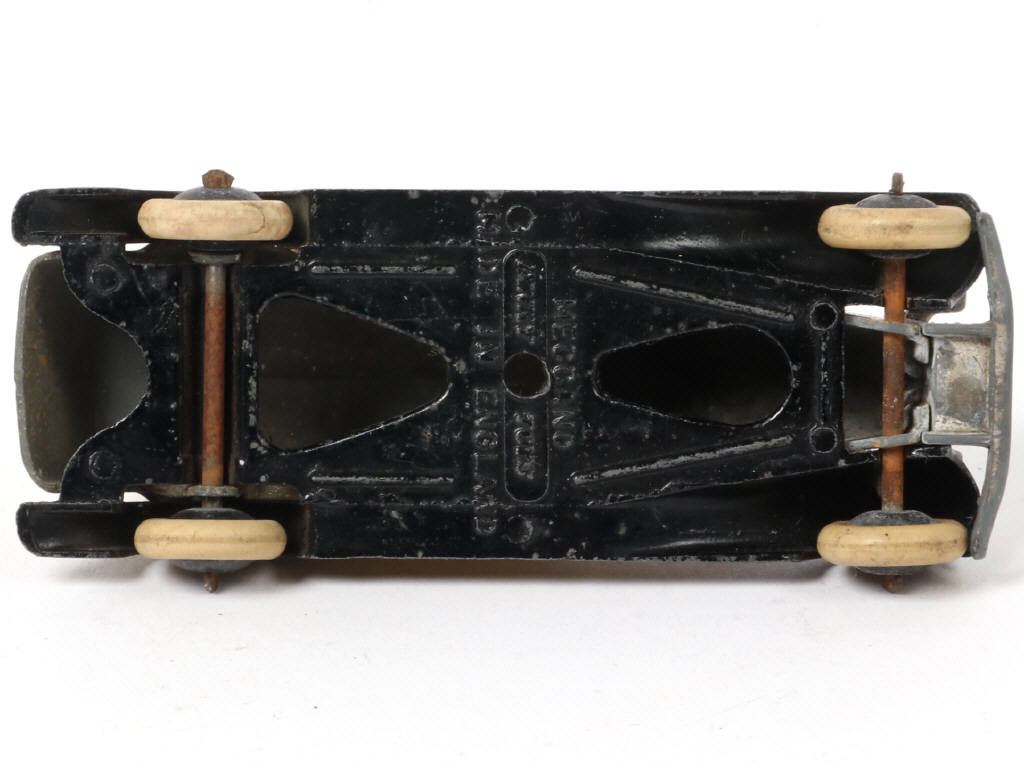 Lot 397 - DINKY TOYS (GB) (1)