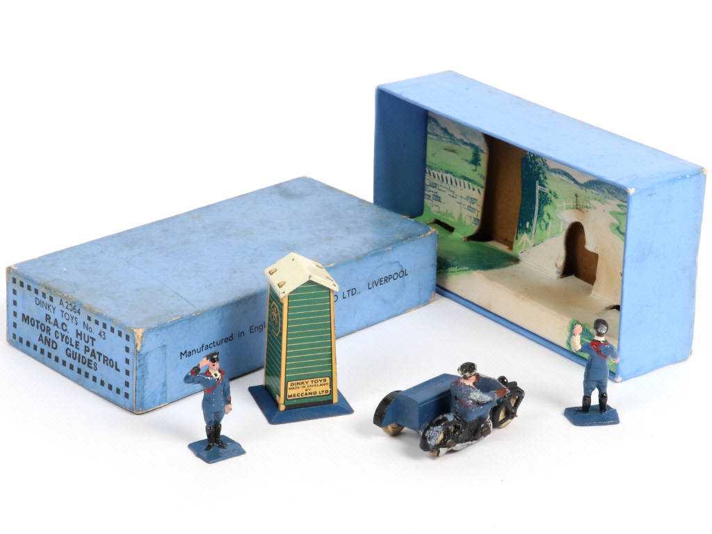 Lot 390 - DINKY TOYS (GB) (1)