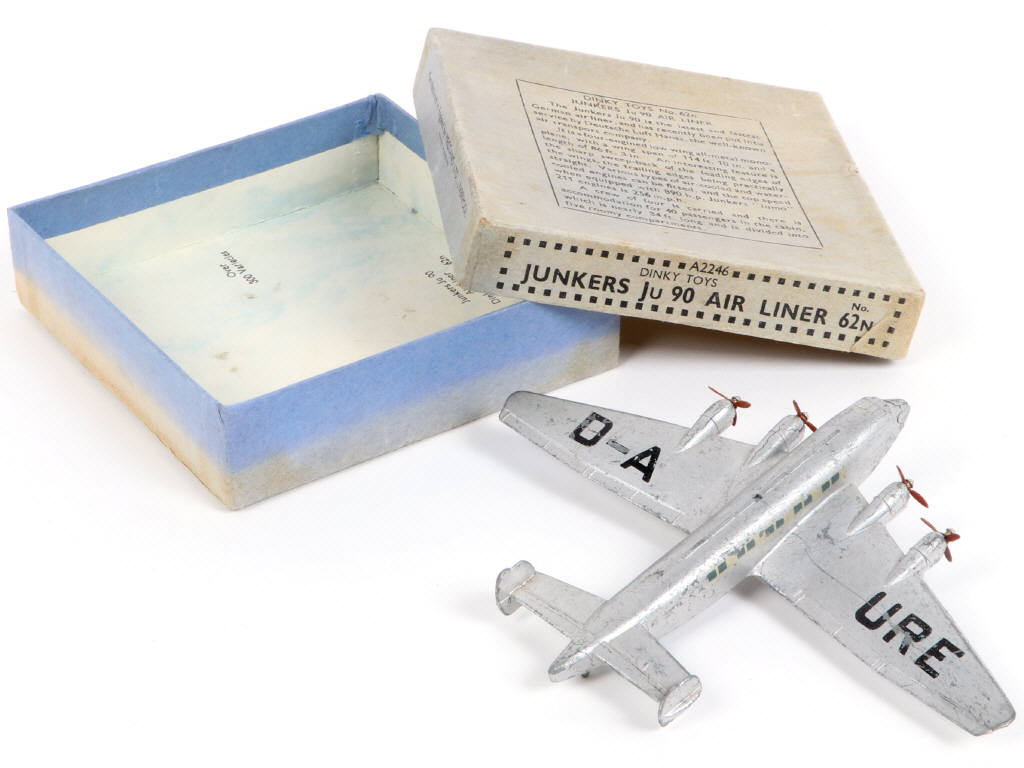 Lot 453 - DINKY TOYS (GB) (1)