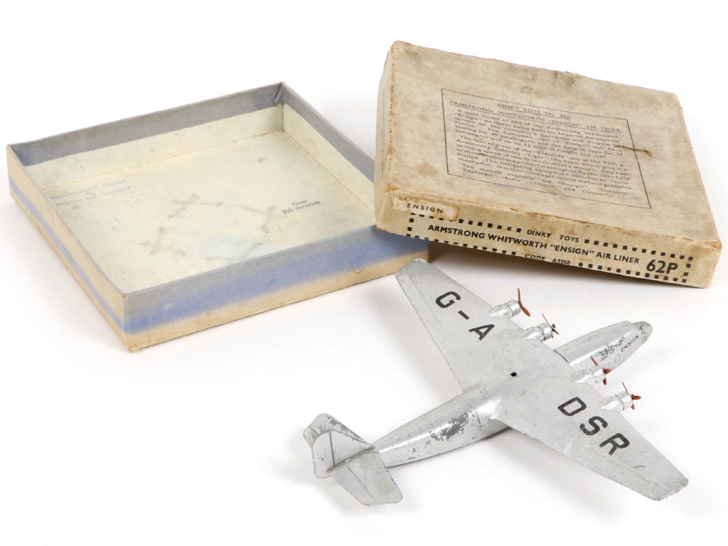 Lot 455 - DINKY TOYS (GB) (1)