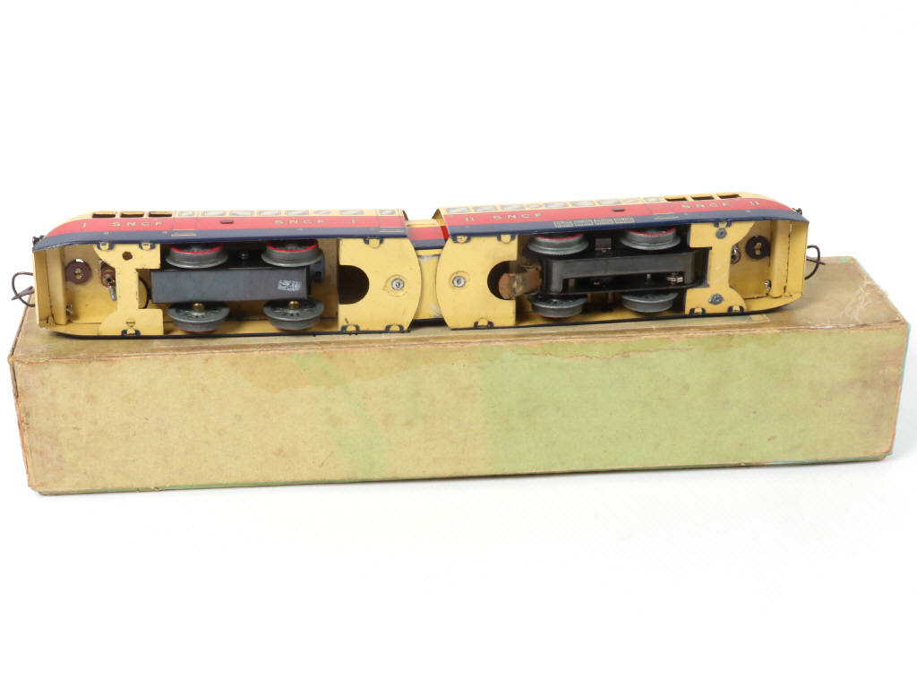 Lot 5 - HORNBY 'O' (FRANCE) (1)
