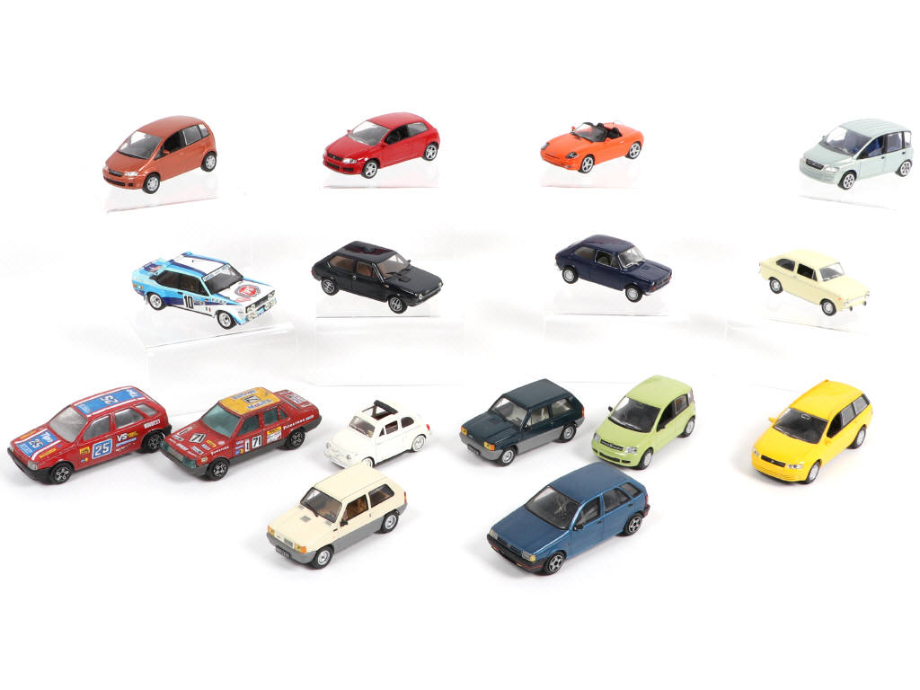 Lot 59 - DIVERS (16)