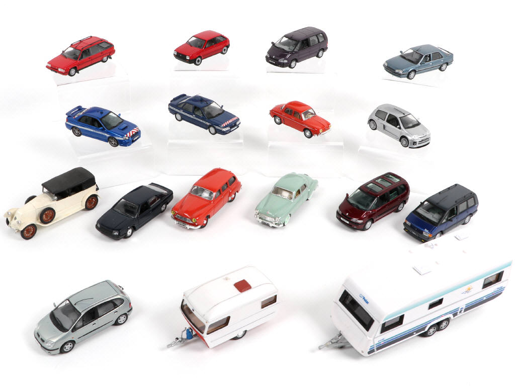 Lot 47 - DIVERS (17)