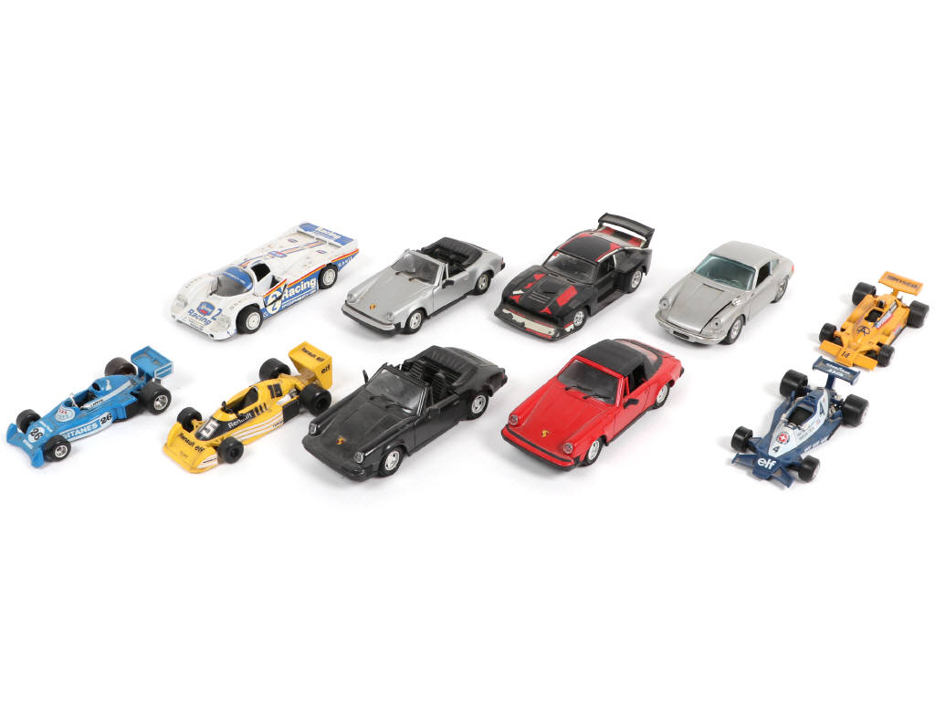 Lot 34 - DIVERS (10)