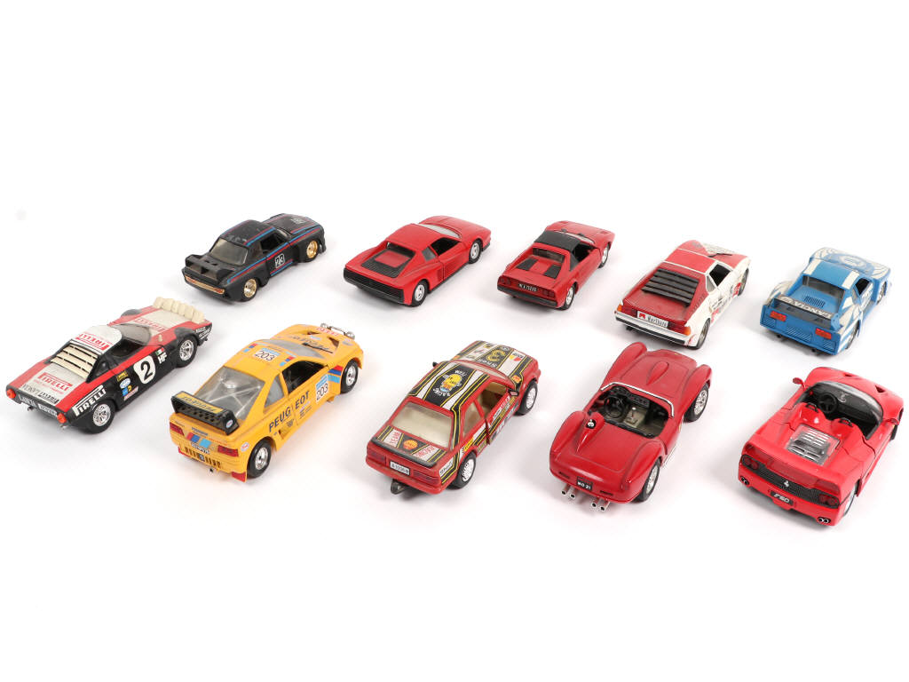 Lot 36 - DIVERS (10)