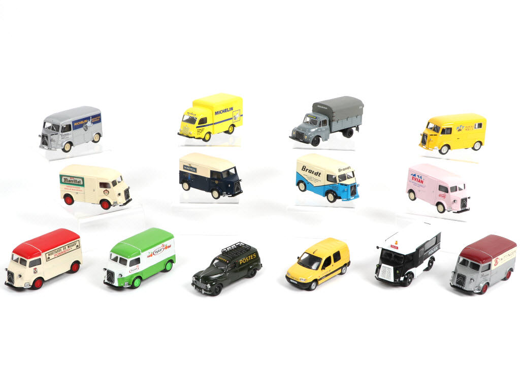 Lot 56 - DIVERS (16)