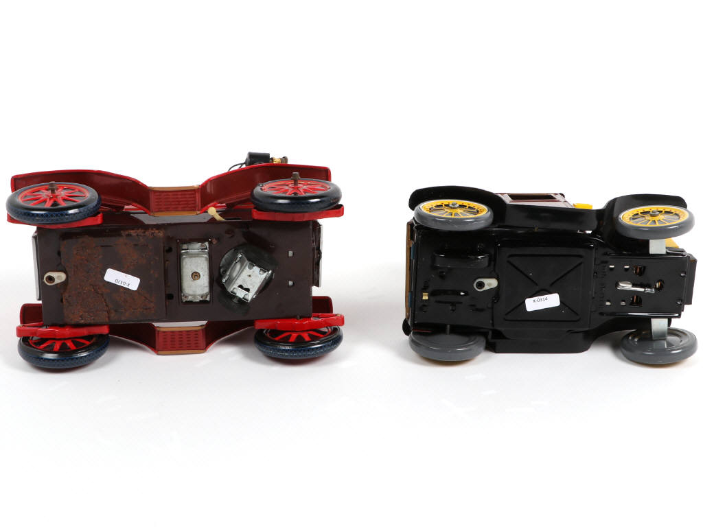 Lot 121 - DIVERS (JAPON) (2)