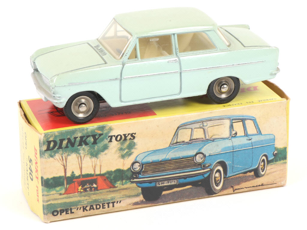 Lot 437 - DINKY TOYS (FRANCE) (1)