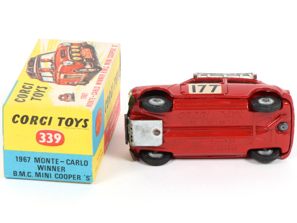 Lot 183 - CORGI TOYS (GB) (1)