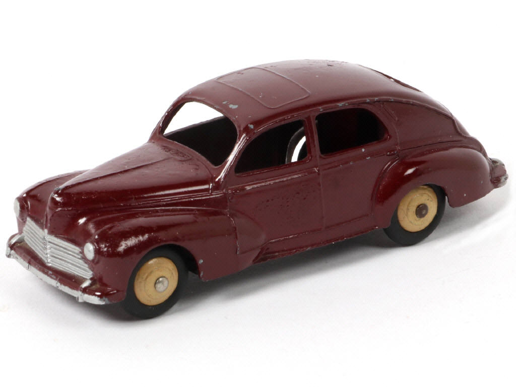 Lot 326 - DINKY TOYS (FRANCE) (1)