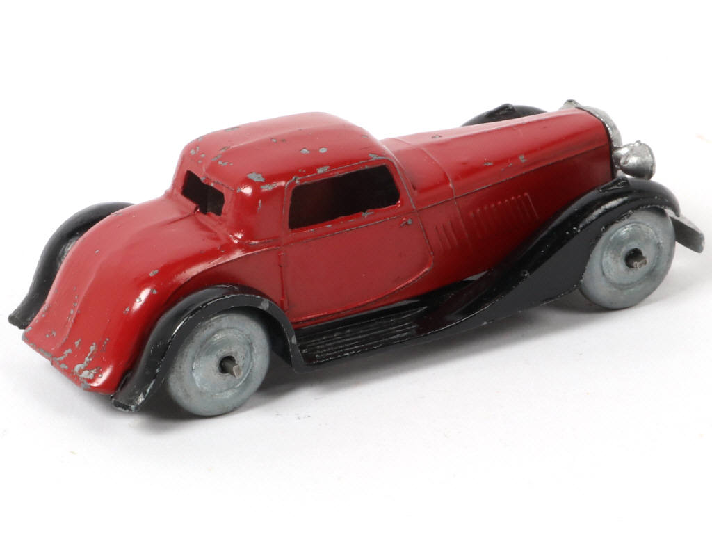 Lot 306 - DINKY TOYS (FRANCE) (1)