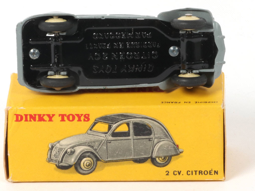 Lot 362 - DINKY TOYS (FRANCE) (1)