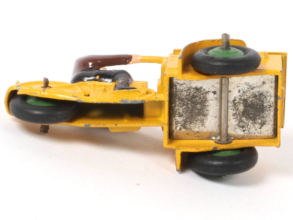 Lot 304 - DINKY TOYS (FRANCE) (1)