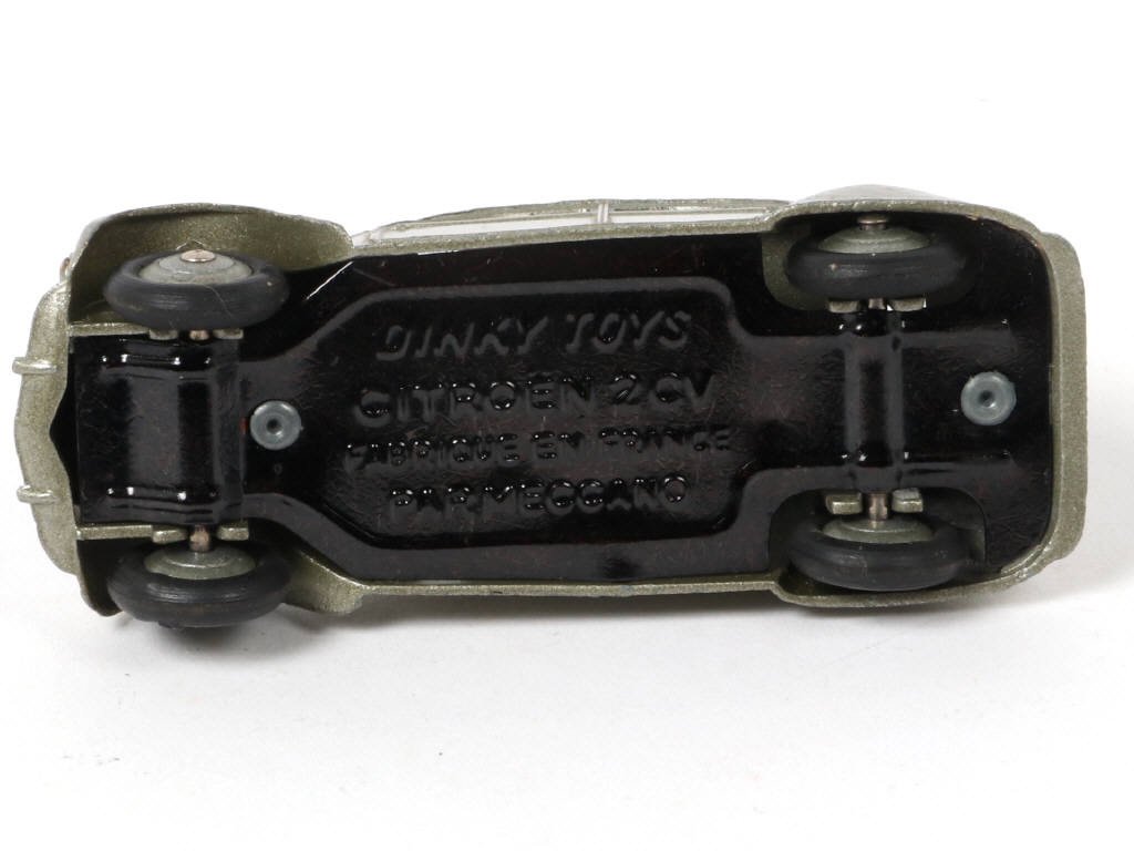 Lot 328 - DINKY TOYS (FRANCE) (1)