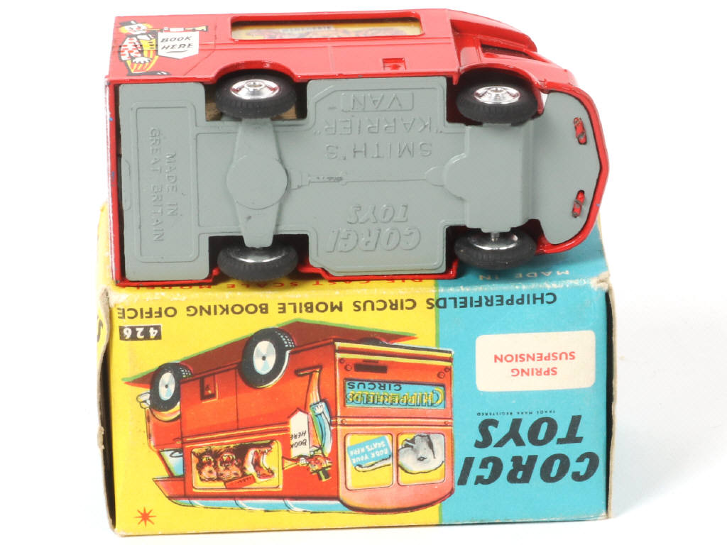 Lot 200 - CORGI TOYS (GB) (1)