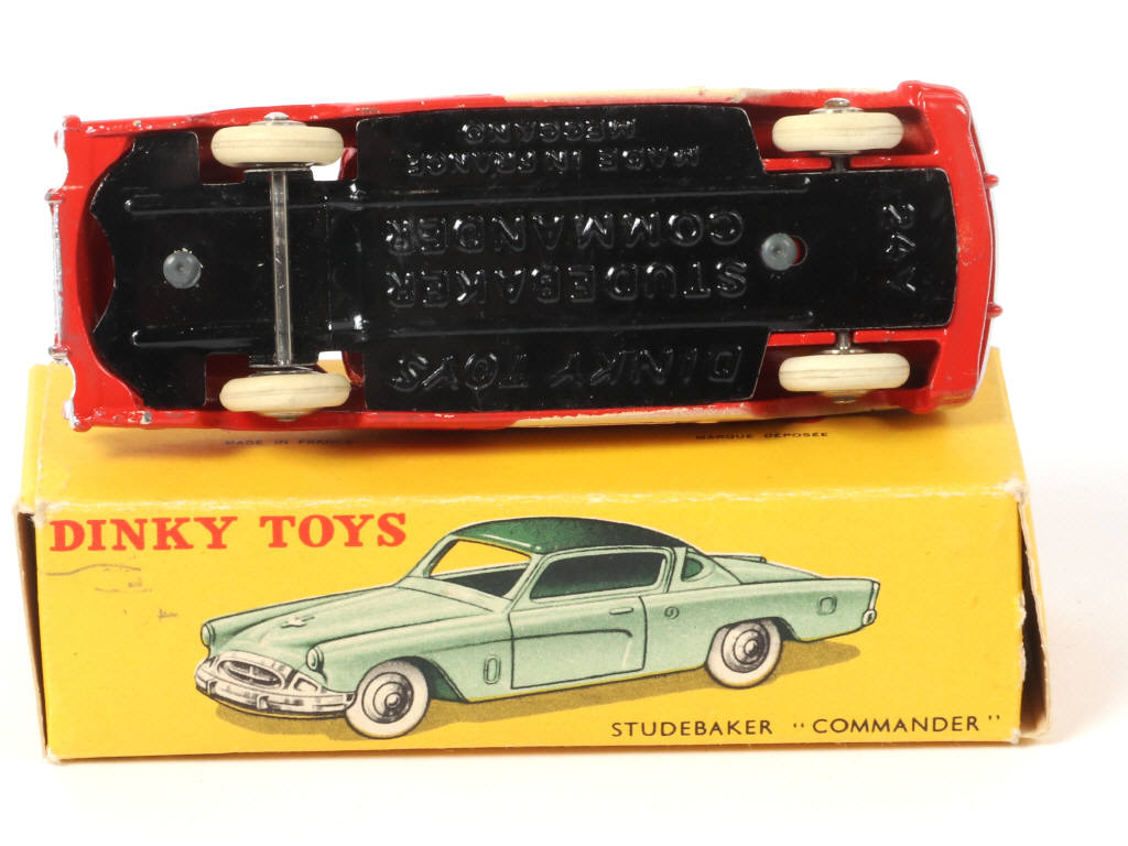 Lot 371 - DINKY TOYS (FRANCE) (1)