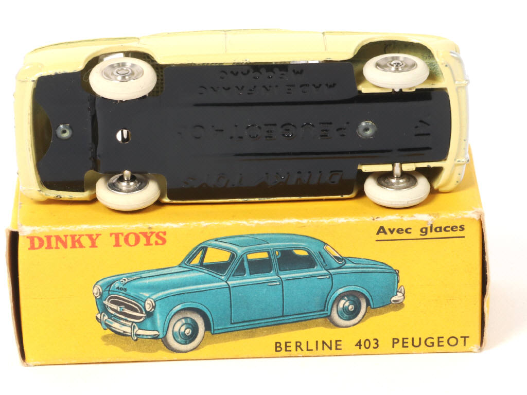 Lot 346 - DINKY TOYS (FRANCE) (1)