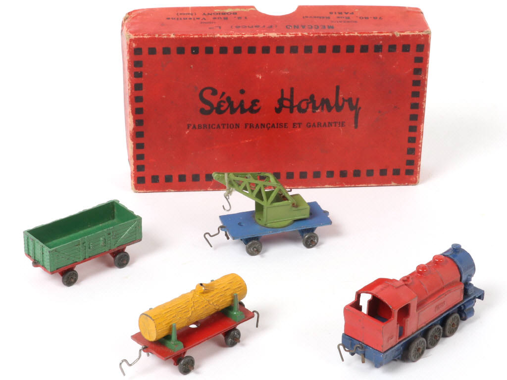 Lot 303 - DINKY TOYS (FRANCE) (1)