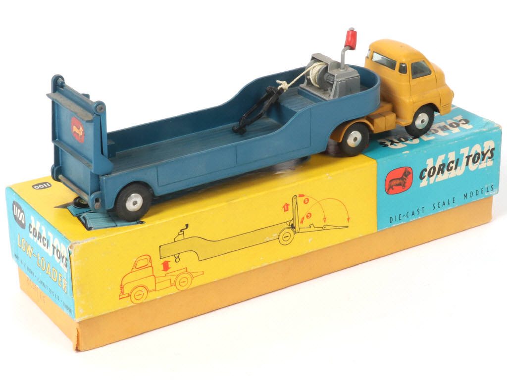 Lot 203 - CORGI TOYS (GB) (1)