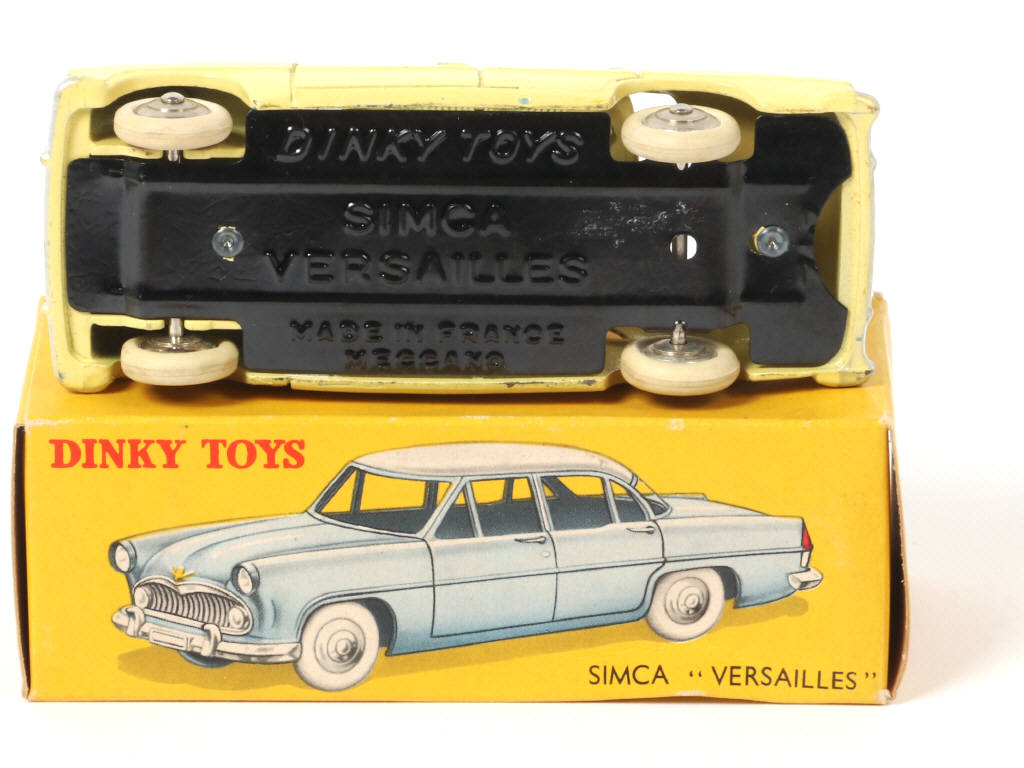Lot 373 - DINKY TOYS (FRANCE) (1)