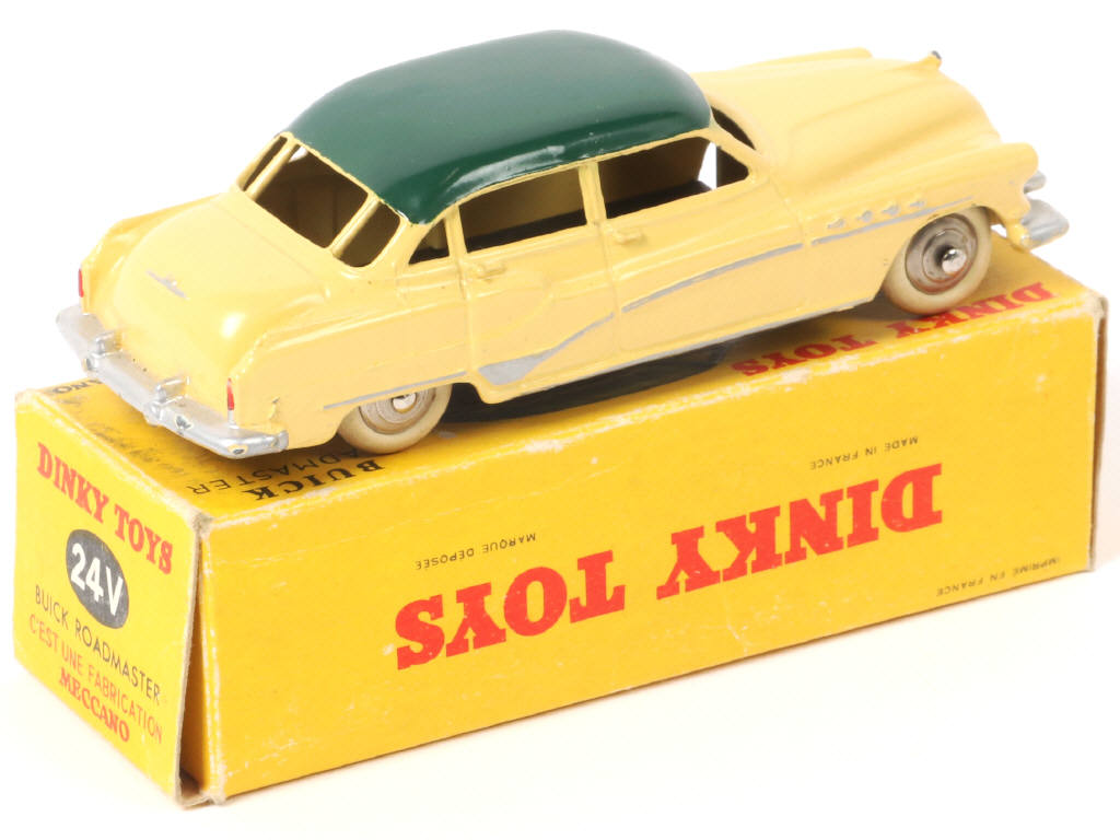 Lot 369 - DINKY TOYS (FRANCE) (1)