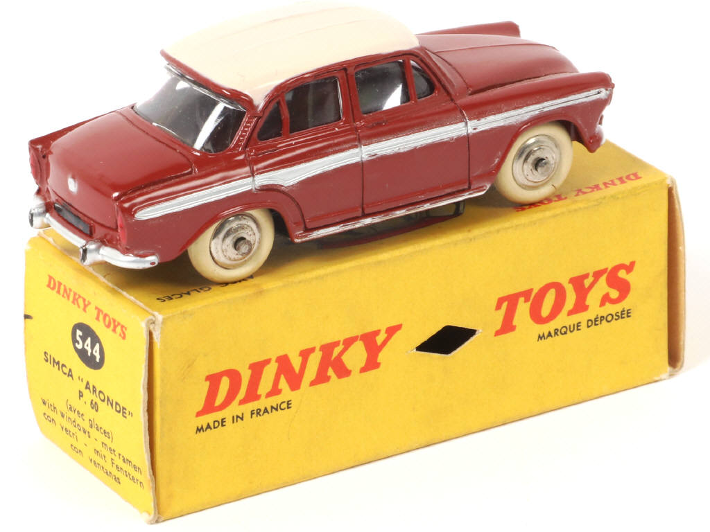 Lot 385 - DINKY TOYS (FRANCE) (1)