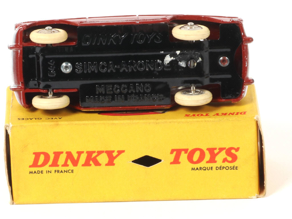 Lot 385 - DINKY TOYS (FRANCE) (1)