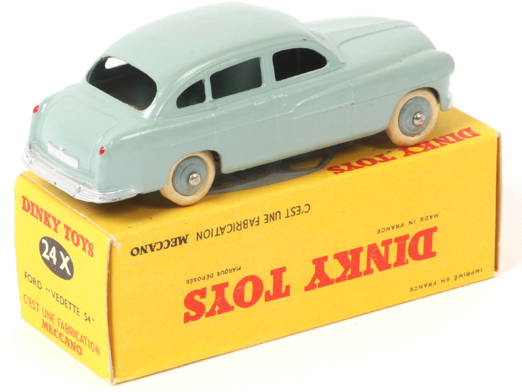 Lot 366 - DINKY TOYS (FRANCE) (1)