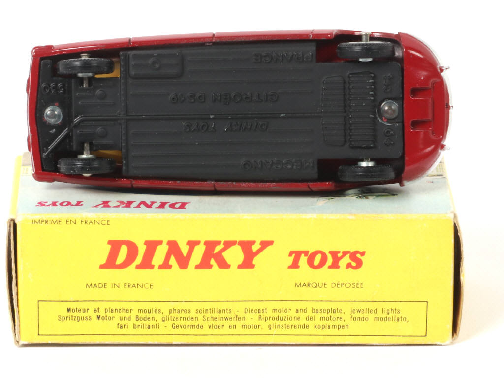 Lot 357 - DINKY TOYS (FRANCE) (1)