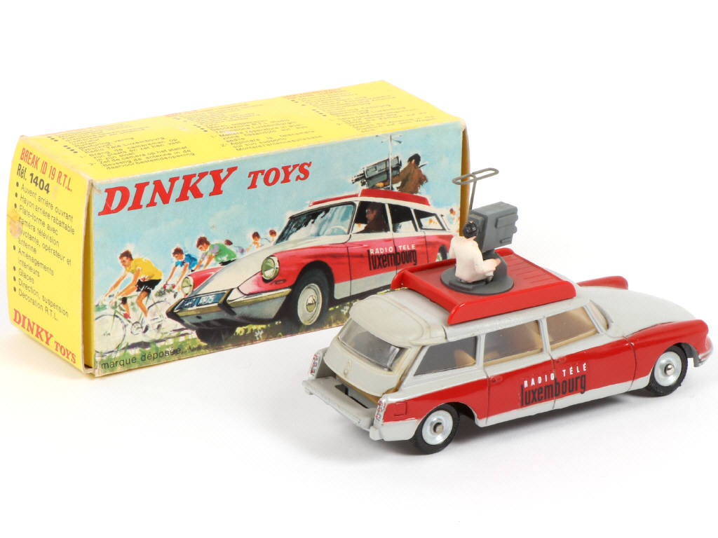 Lot 422 - DINKY TOYS (FRANCE) (1)