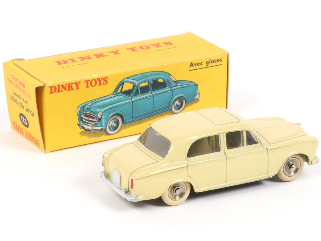 Lot 347 - DINKY TOYS (FRANCE) (1)