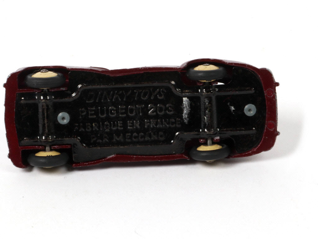 Lot 325 - DINKY TOYS (FRANCE) (1)