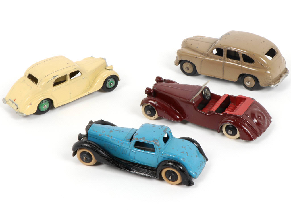 Lot 352 - DINKY TOYS (GB) (4)