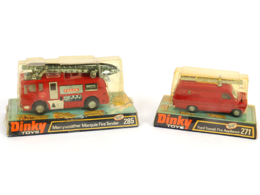 Lot 321 - DINKY TOYS (GB) (2)