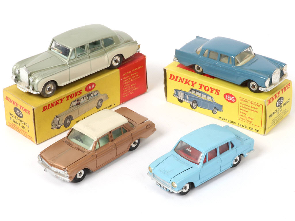 Lot 344 - DINKY TOYS (GB) (4)