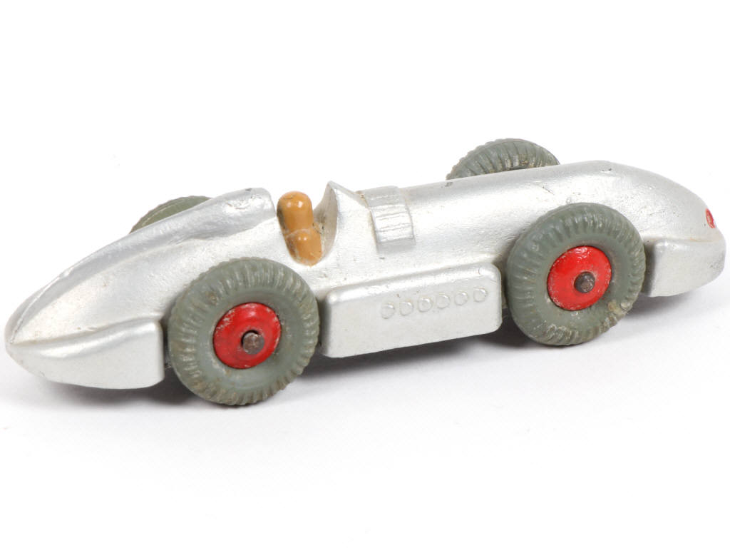 Lot 235 - DINKY TOYS (GB) (1)