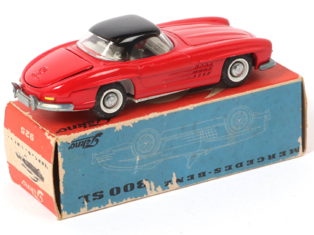 Lot 102 - TEKNO (DANEMARK) (1)