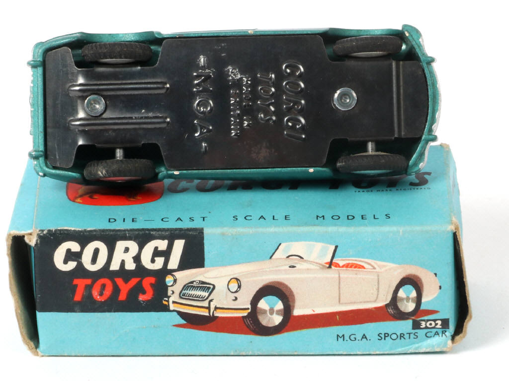 Lot 137 - CORGI TOYS (GB) (1)