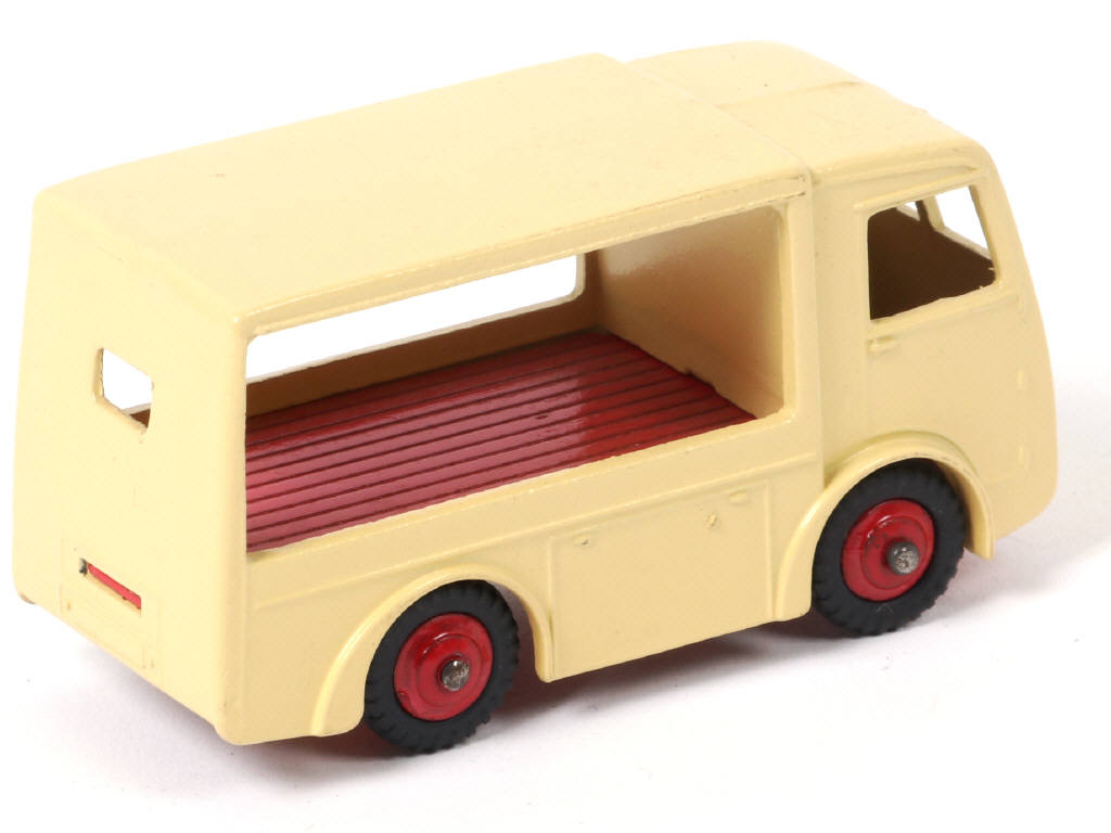 Lot 255 - DINKY TOYS (GB) (1)