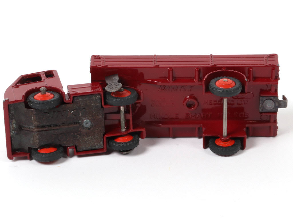 Lot 257 - DINKY TOYS (GB) (1)