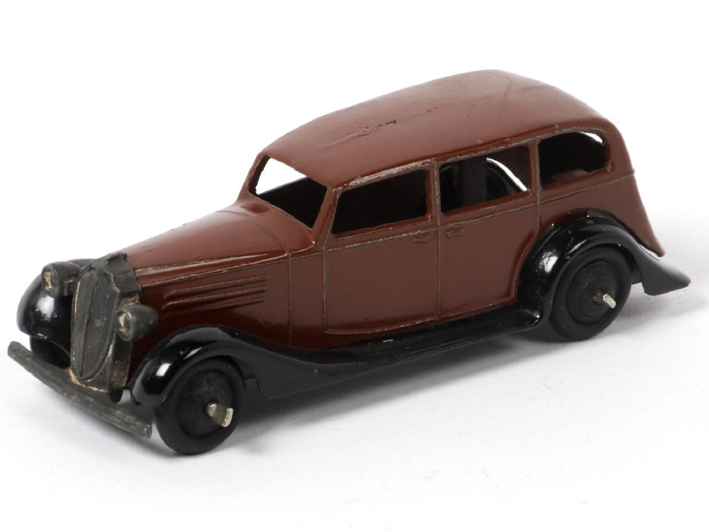 Lot 239 - DINKY TOYS (GB) (1)