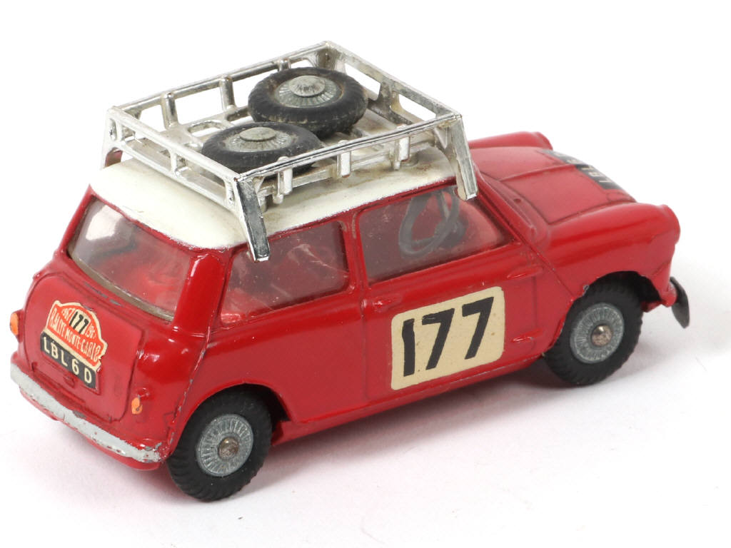 Lot 135 - CORGI TOYS (GB) (1)