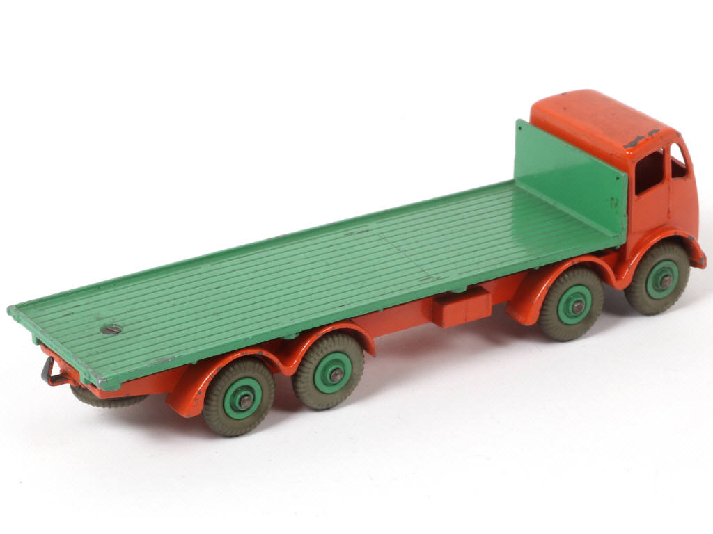 Lot 267 - DINKY TOYS (GB) (1)
