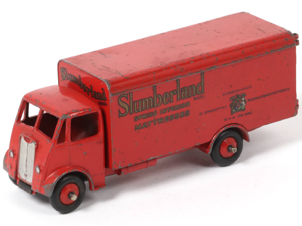 Lot 261 - DINKY TOYS (GB) (1)